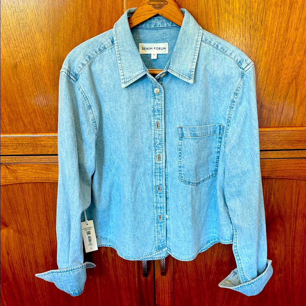 Denim Forum Sky Blue Button-Up cropped Shirt